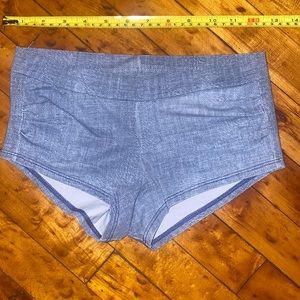 Onzie hot yoga shorts